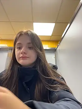 kittyqueeny (F young) - Fingers massage my pussy from the inside