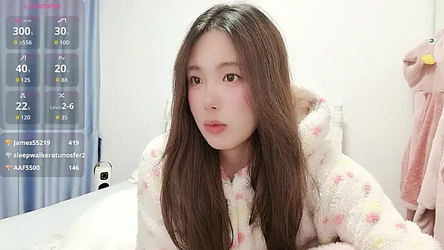 Luna_868 live cam screenshot female on VideoChat Party – Live Video Chat & Cam Rooms