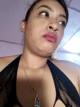 shanell_saenz webcam