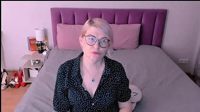 sabrinamacmarren webcam