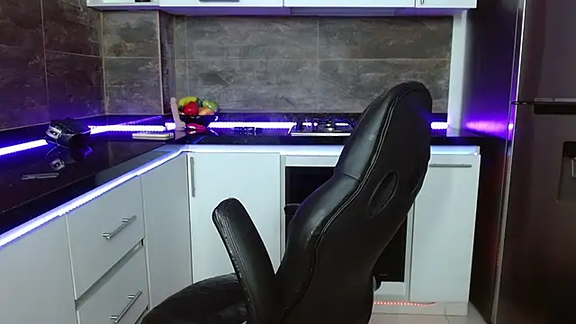 Violett_Salvatore webcam