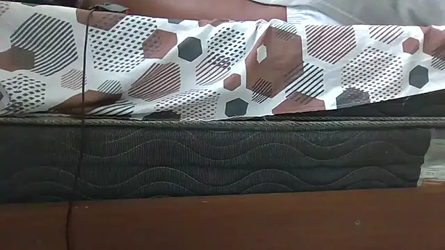 JUNINHOLEKEJR webcam