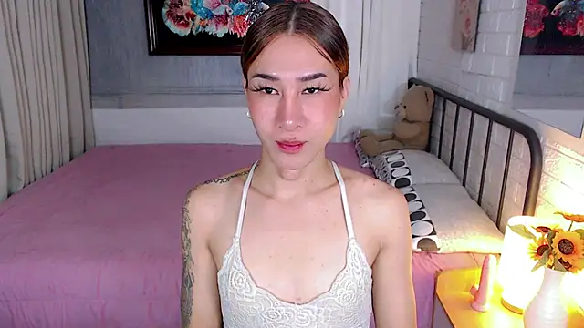 FinestCHLOExxx webcam