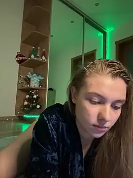  AvelynFrey chat room