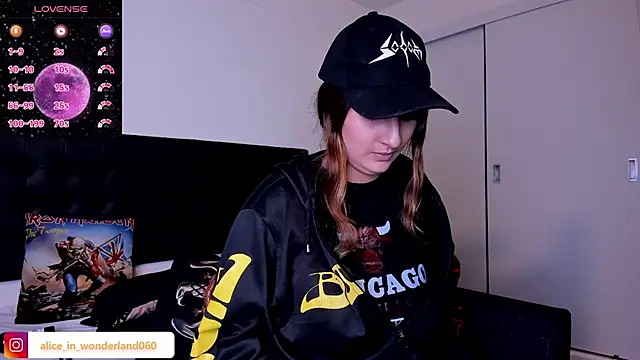 Alice_Dickinssonn webcam