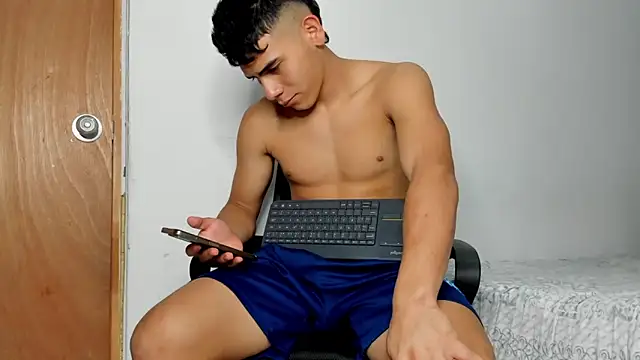 andrew_rose_ - Andrew_rose_'s free webcam - UK Sex Cams