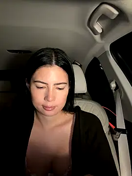 clairebree (F young) - show tits - last gets 5 g/g videos