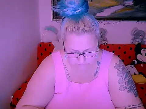 BlondyBigBoobs webcam