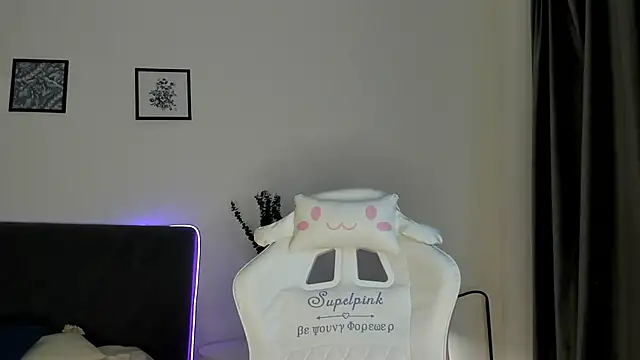 elliediaz - Elliediaz's free webcam - UK Sex Cams