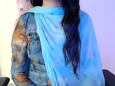 cute_princess_143 (F young) - Naked back teasing🥵