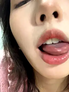 xuannv0000 (F young) - 小猫穿高跟鞋👠