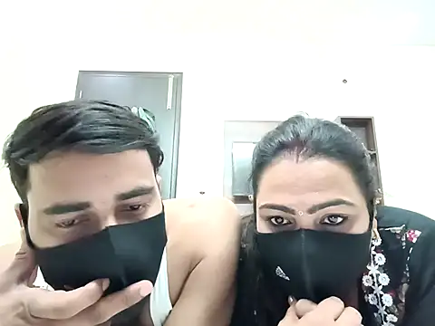 horny_milf_couple (G young) - BJ & ANAL FINGRING IN PUBLIC 🍑🍑