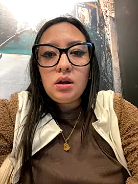 venus_22 (F young) - suck my nipples