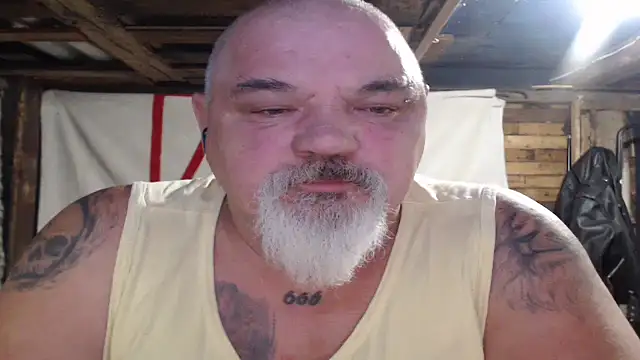 newfiesausage1972 (M mature) - 5 mins off lovens last tipper