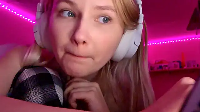 KarinRobertson webcam