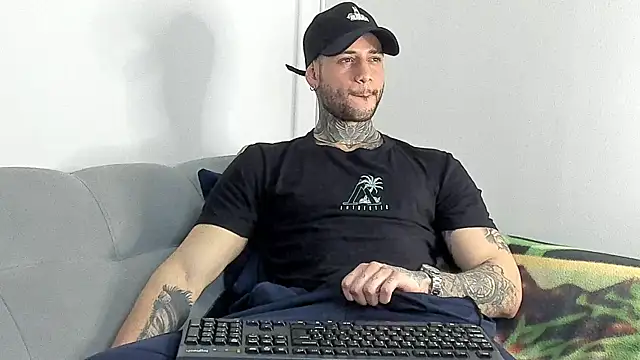 _jamesleandros1 webcam