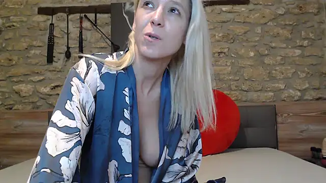 naschkatze01 (F milf) - Dildo anal + womanizer