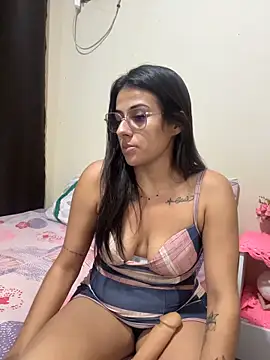 Luanaapertadinha webcam
