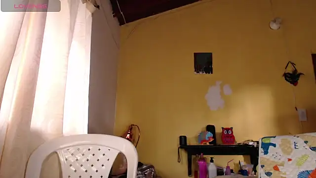 Emma_Henderson webcam