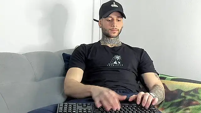 _jamesleandros1 webcam