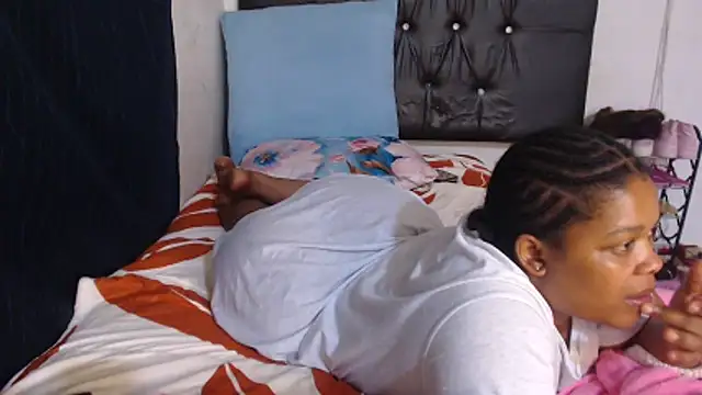 BigbootyNickyx webcam