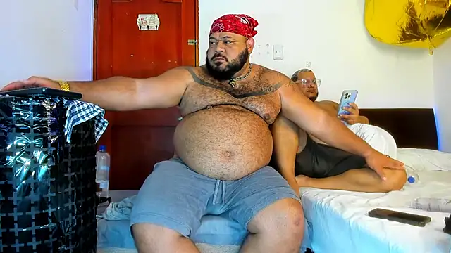 FetishBearsBig webcam