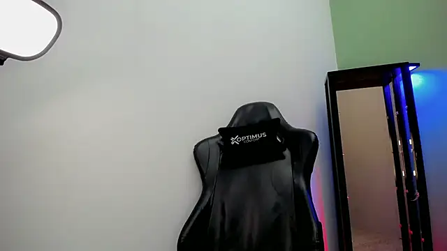 dilan_hott_ (M twink) - cum in public