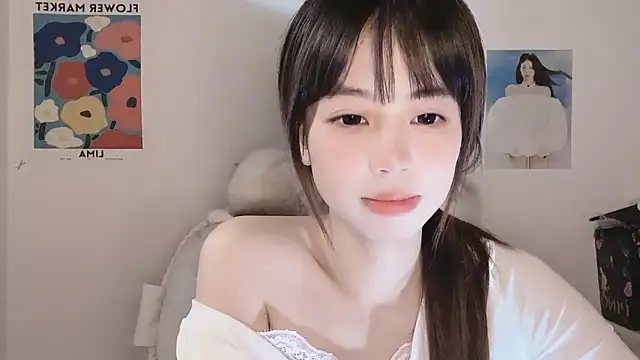 -hottie (Ask my age) - 露脸露出美乳