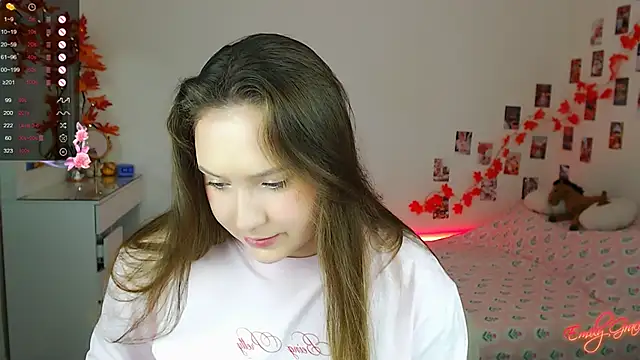 emilyxxgraces (F young) - sensual teasing