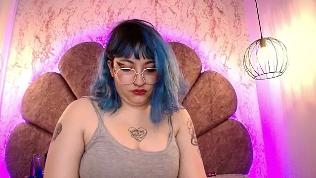 Lilith_curvy webcam