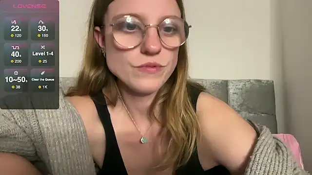 BustyKellyXXX webcam