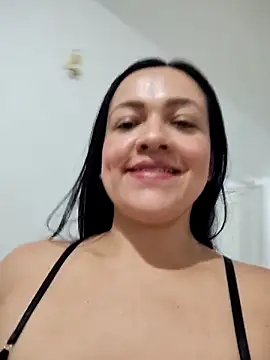 LindaSalo33 webcam