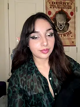 CharmingMaddie webcam