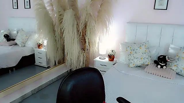 nathalialoes1 webcam