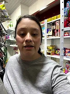 iam_valeri (F young) - Total nudity with the store closed