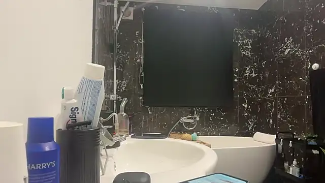 CloudyMuscleBeefy webcam