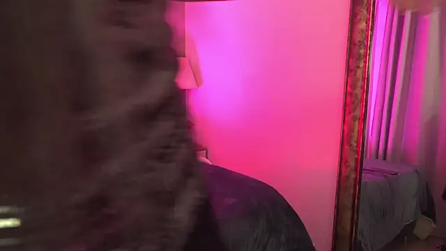 _Nicoletteshea_ webcam