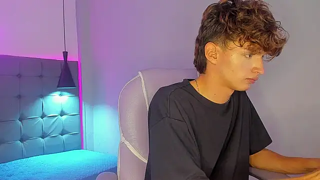 NicolasFerrer18 webcam