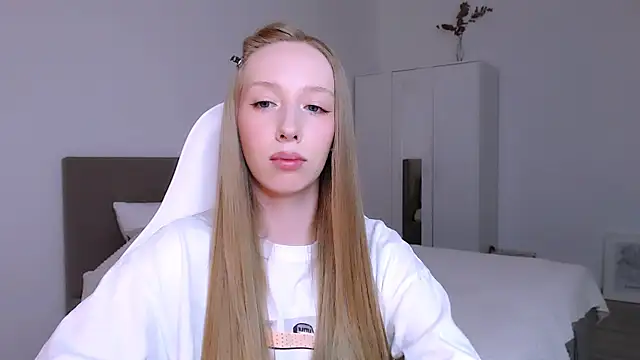 Luna_insniity webcam