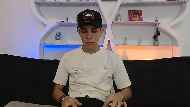 THREE_GUYS_HOT webcam