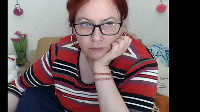 PlayfullMature webcam