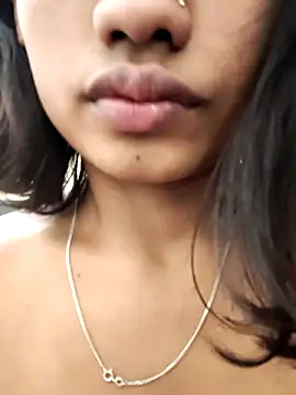 sassyy_poonam (F young) - Dogi howling with face