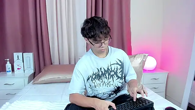 Honeymoon_sariel webcam