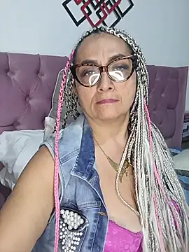 AlessandraLeroy webcam