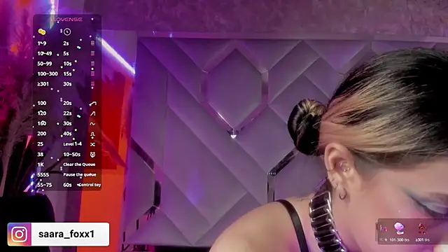 Sara_Foxx1 webcam