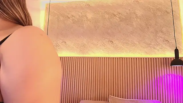 big_tits_in_your_face webcam