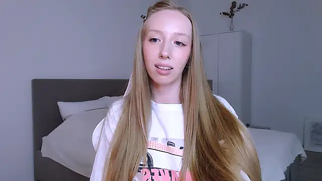 Luna_insniity webcam