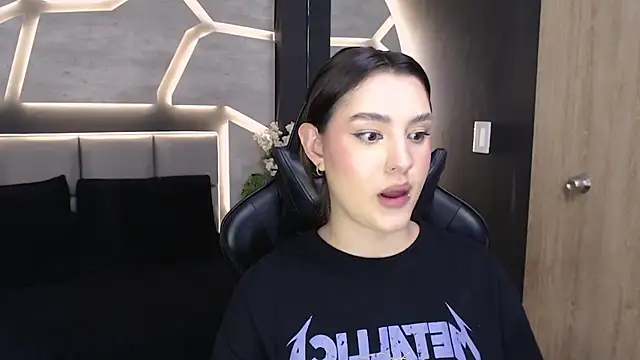 DakotaRussell_ webcam