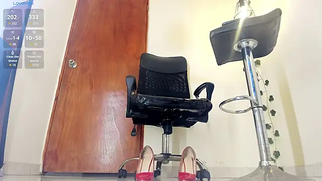 aitana-purple webcam