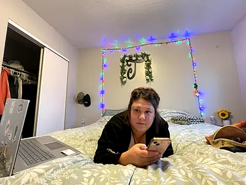 JizzyJazzunleashed webcam